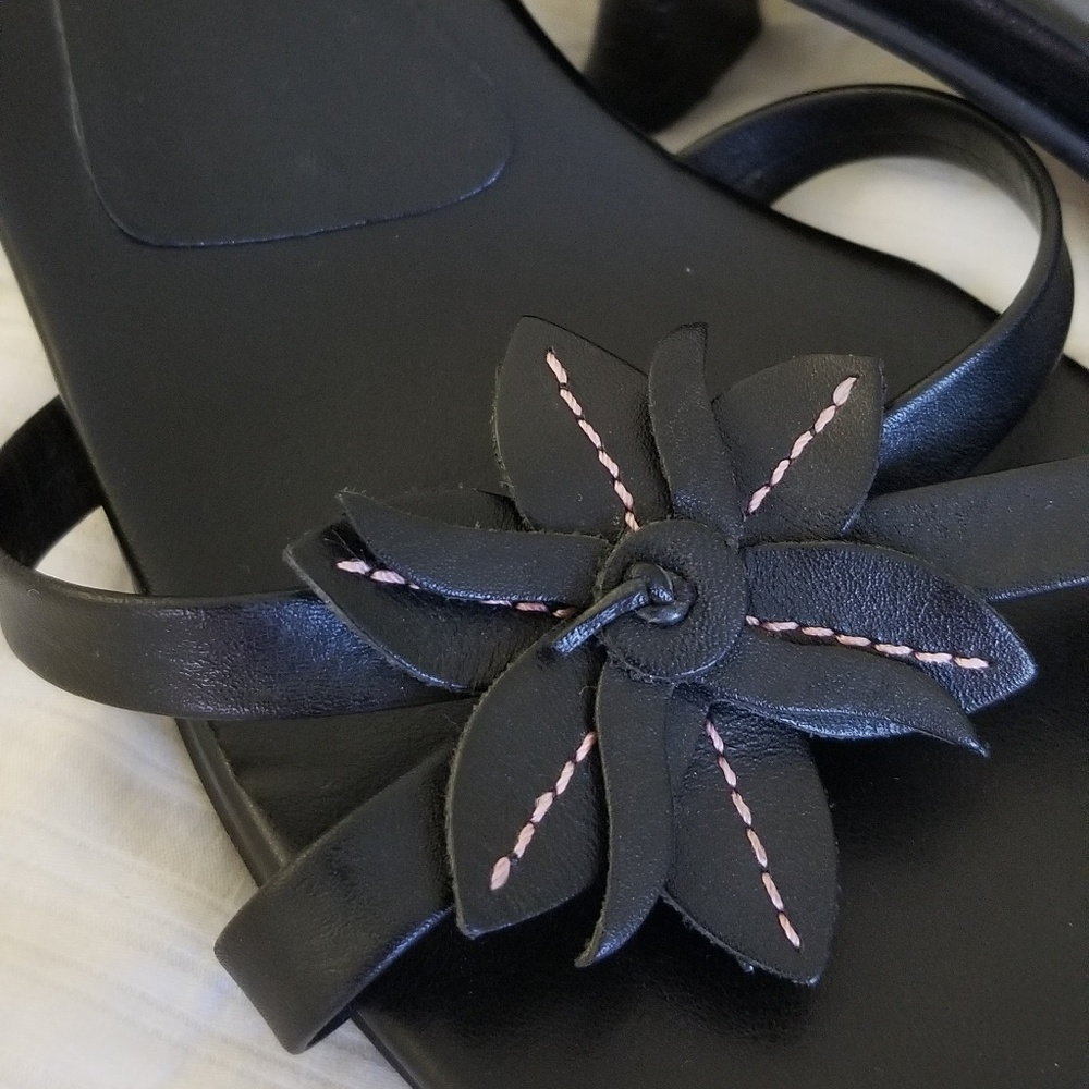 Reaction by Kenneth Treat Yourself Leather Sandals Black Size 6.5